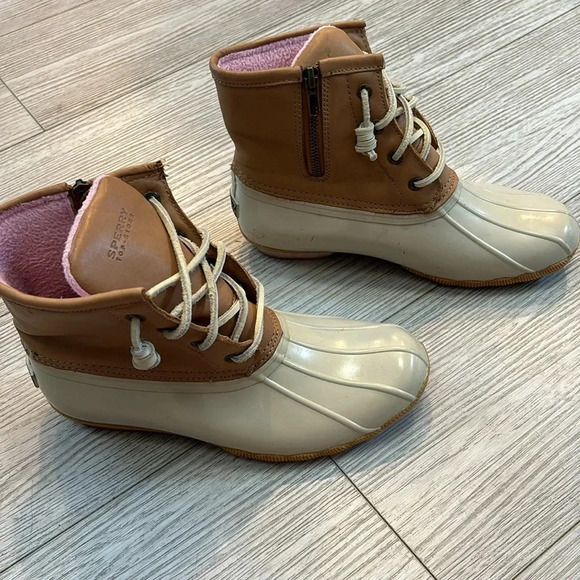 Sperry Top Sider Saltwater Ankle Lace up Duck Boots with Pink Lining and Beige 6 - Picture 3 of 12